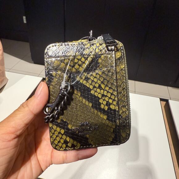 Coach Zip Card Case With Snake Print CCO20 smooth leather/Gunmetal/Olive Multi - Picture 1 of 5